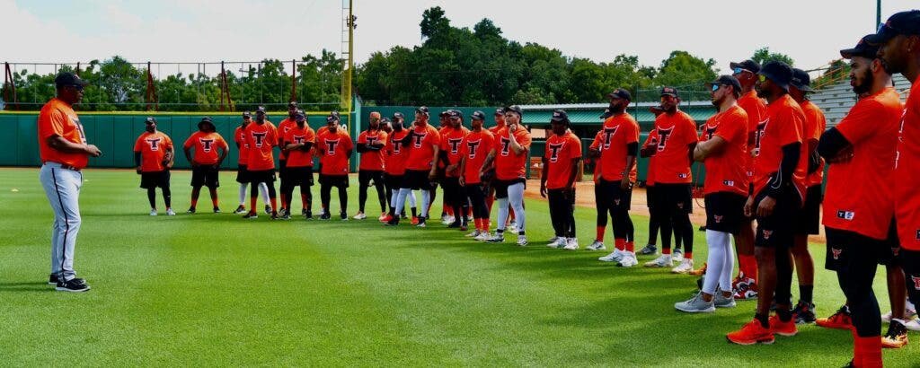 Se reportan 40 jugadores, Toros se ponen como meta ser campeones