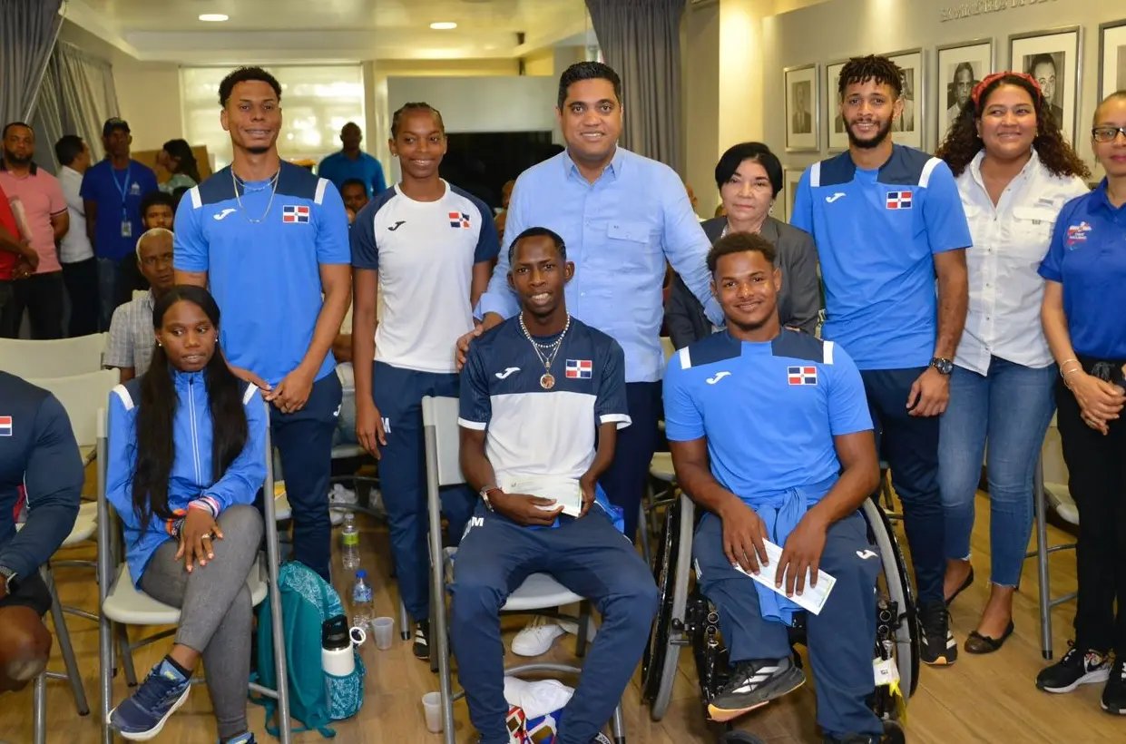 Cruz entrega incentivos a deportistas paralímpicos