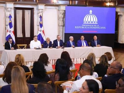 Abinader da seguimiento al proyecto de reforma constitucional