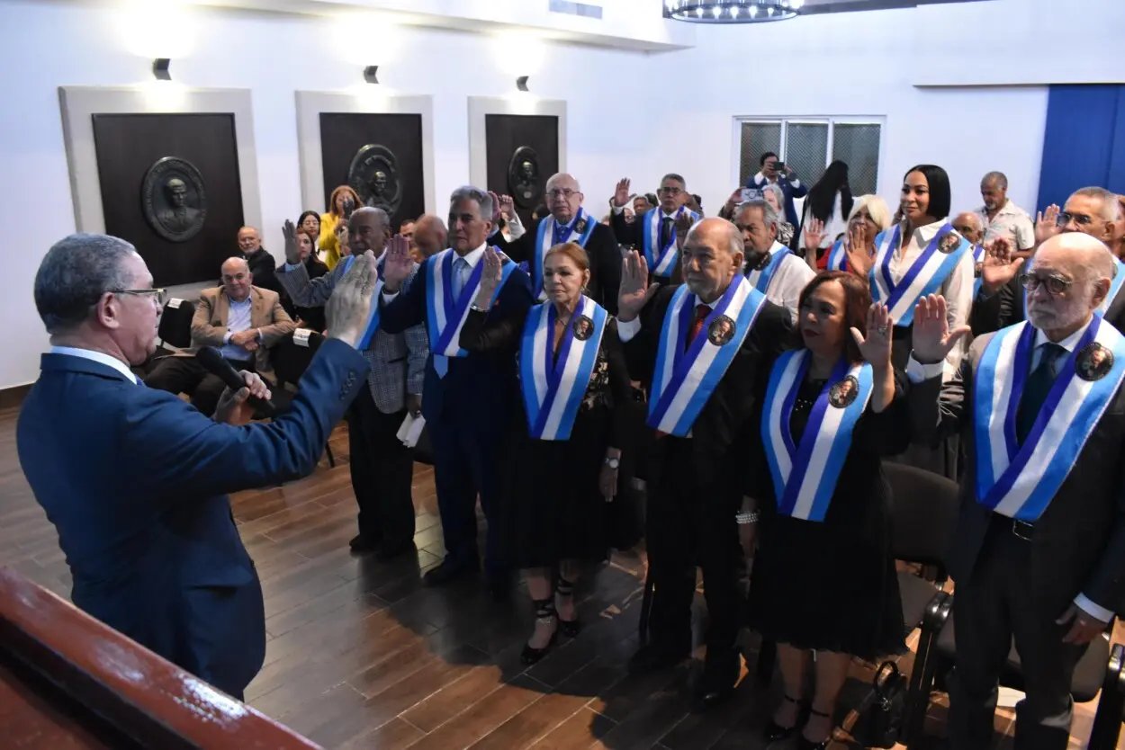 Ven presionan RD para que cargue con Haití