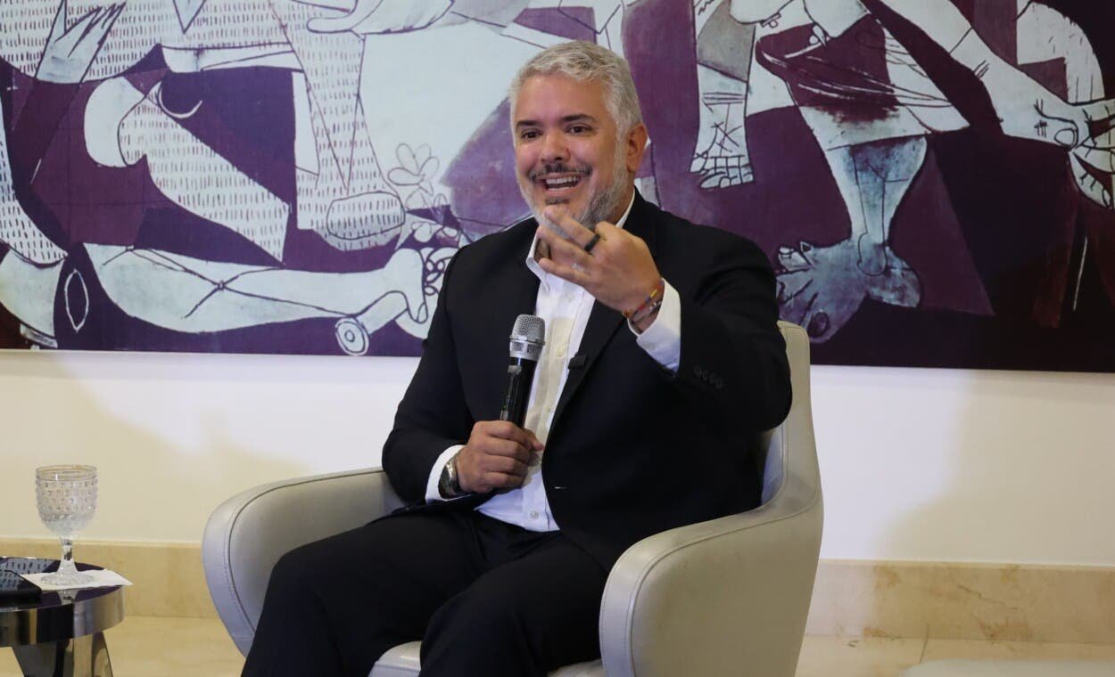Expresidente colombiano destaca potencial RD para crear empleos con «Economía Naranja»
