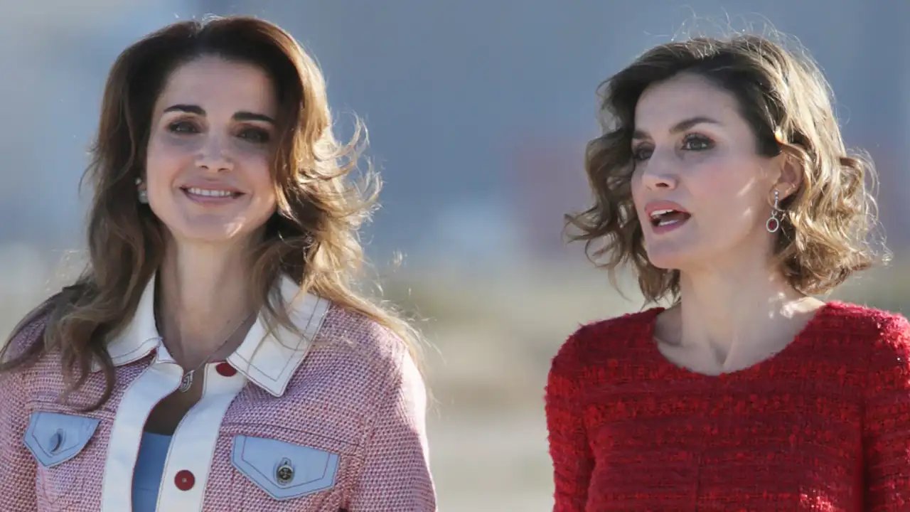 Los 4 duelos de estilo de la Reina Letizia y Rania de Jordania que no se darán este año: los días que arrasaron y sus patinazos ‘estilísticos’