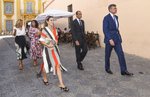 Asimetrías, capas y grandes tocados entre las invitadas con más estilo del fin de semana