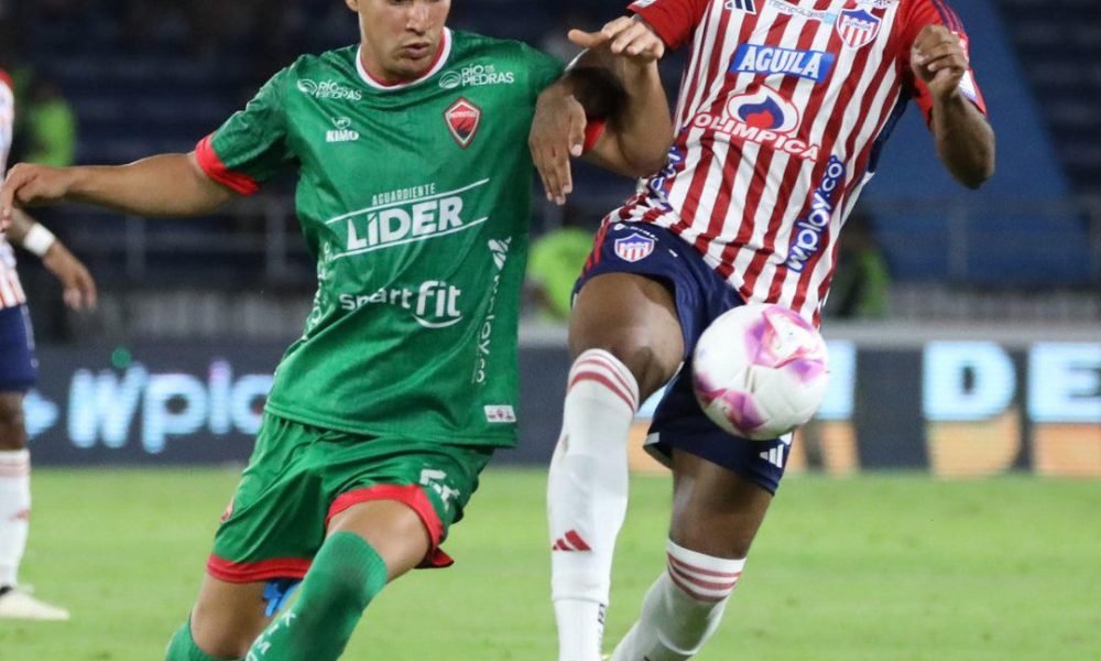Junior sigue en la pelea tras remontar y ganar 2-1 a Patriotas