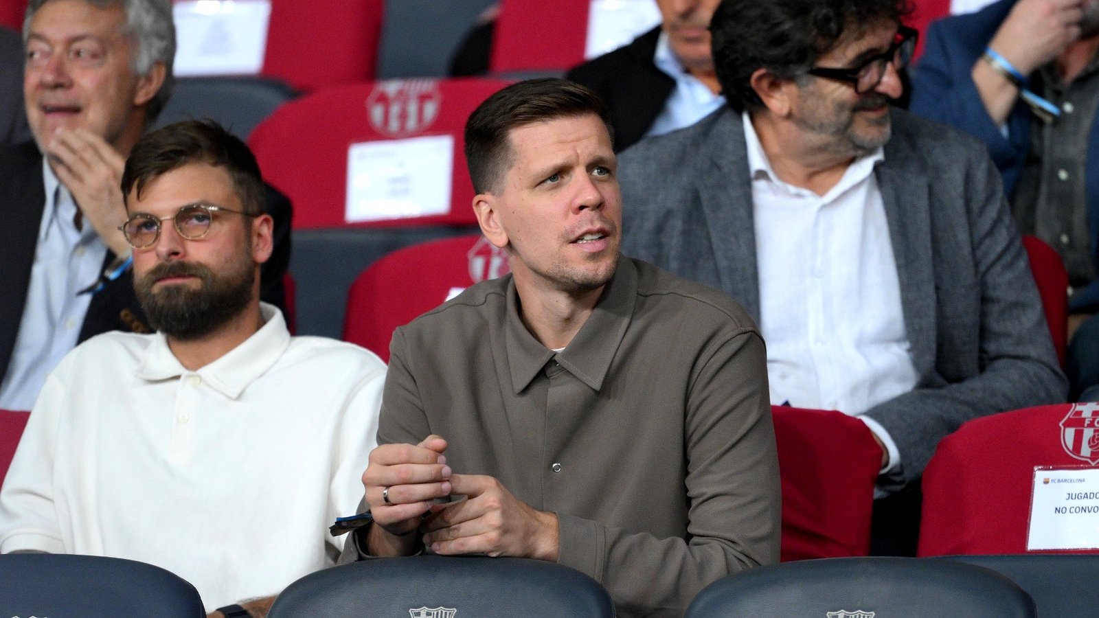Szczesny se niega a dejar de fumar en el Barça: «No es asunto de nadie si fumo»